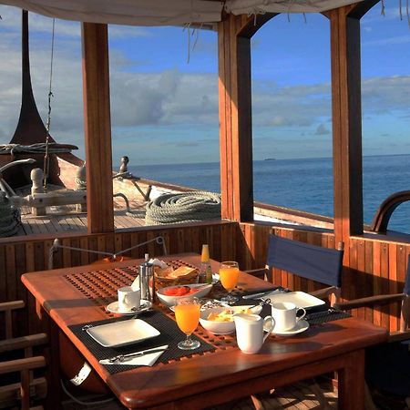Crown Beach Villas -Private Beach Dhiffushi Exterior photo