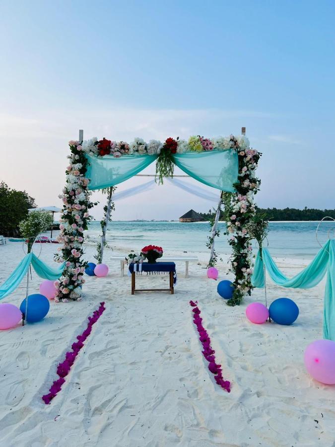 Crown Beach Villas -Private Beach Dhiffushi Exterior photo