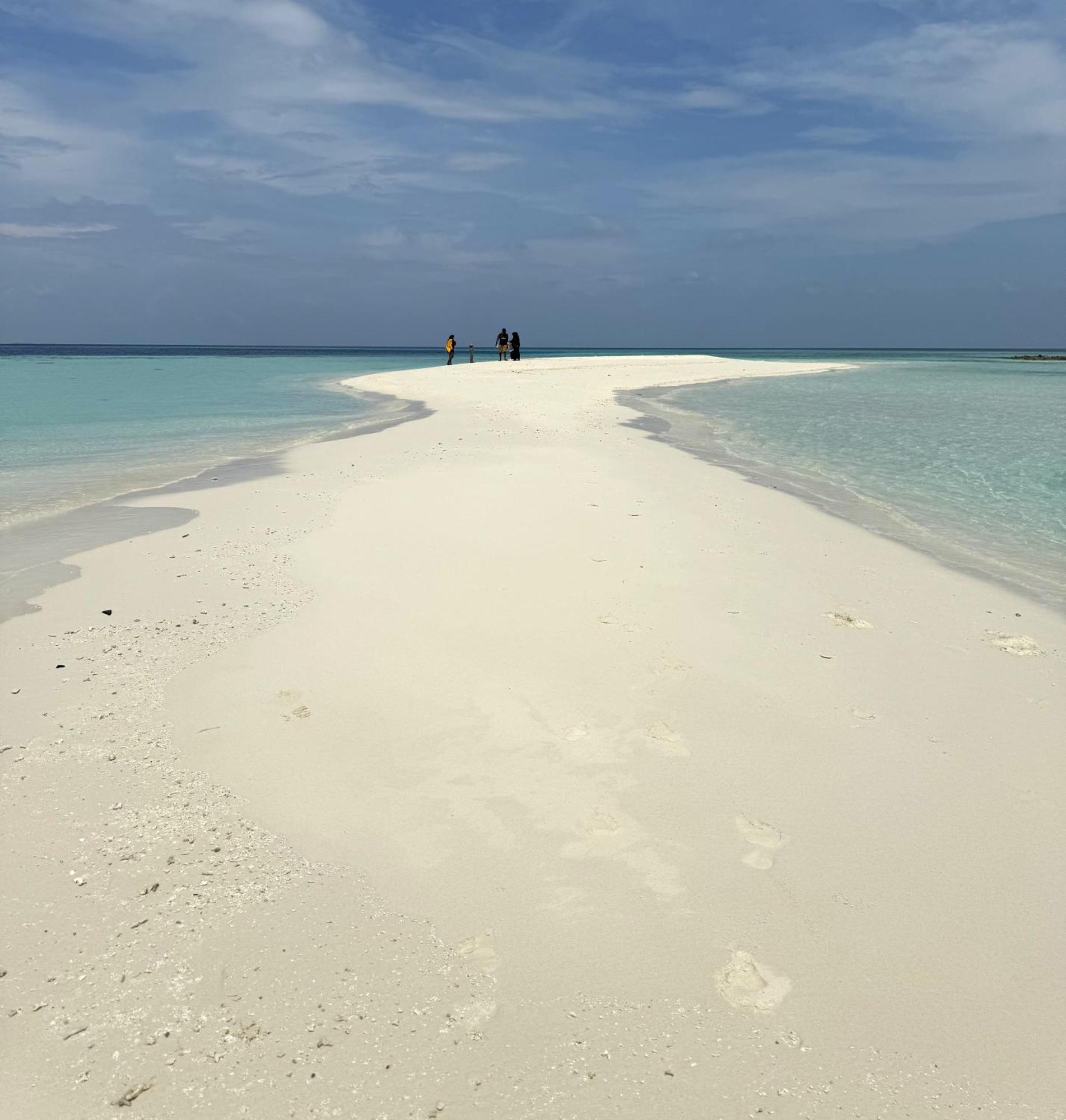 Crown Beach Villas -Private Beach Dhiffushi Exterior photo