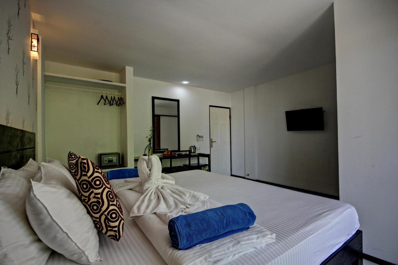 Crown Beach Villas -Private Beach Dhiffushi Exterior photo